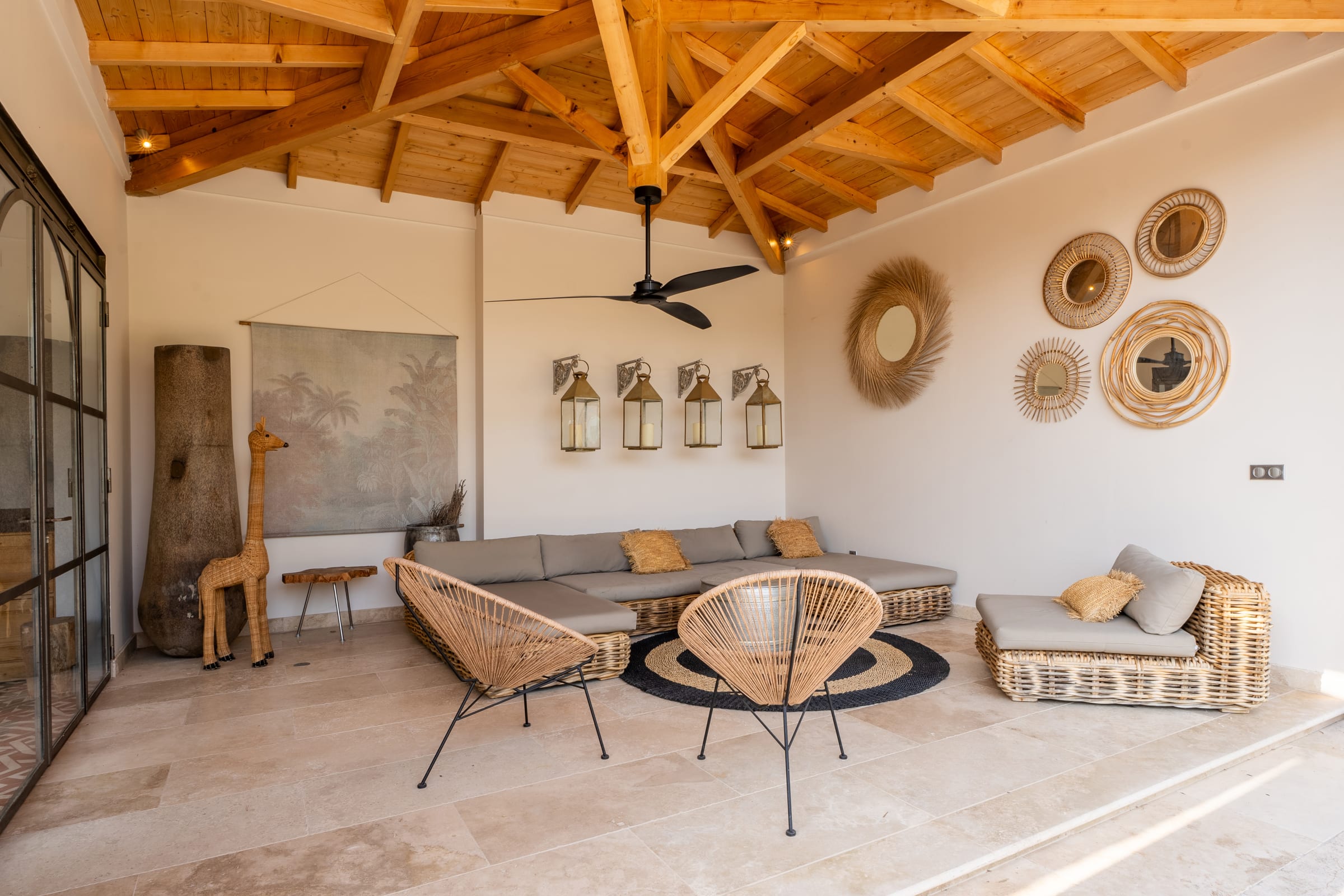 Pool House Lounge